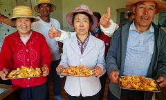 一餐热饭暖桑榆 敬老办事润